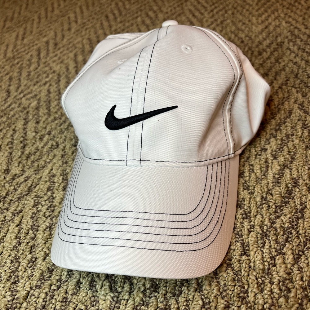 White Nike Golf Cap